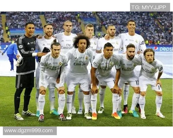 现世界顶级足球明星的风采与成就解析 现世界顶级足球明星的风采与成就解析