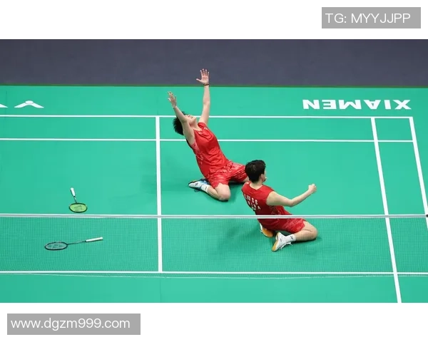 西安羽毛球队勇闯世界杯舞台展现逆袭精神与团队力量 西安羽毛球队勇闯世界杯舞台展现逆袭精神与团队力量