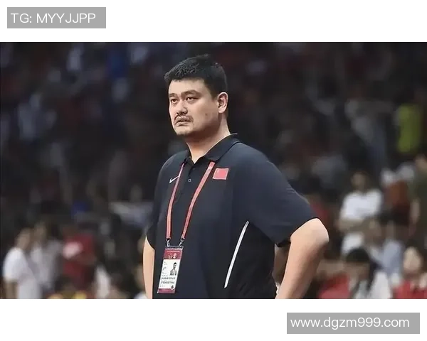 足球明星首次见到姚明时的惊讶与敬佩瞬间分享 足球明星首次见到姚明时的惊讶与敬佩瞬间分享