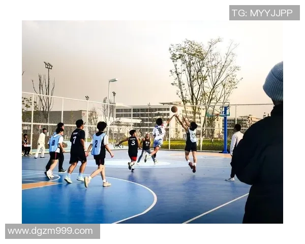 重庆篮球队的团队协作揭秘：如何在赛场上实现完美配合与默契合作