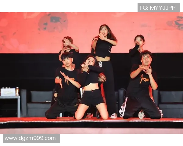 攀岩联赛点评:南京街舞队的灵活性表现 攀岩联赛点评:南京街舞队的灵活性表现